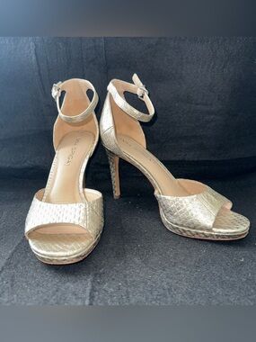 Via Spiga Gold Embossed Stilettos Pumps Ankle Strap Heels Shoes Size 7 M